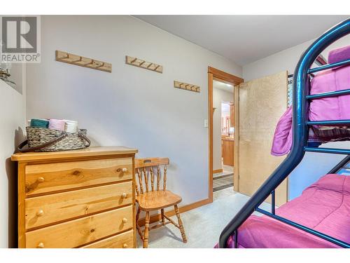 112 Creekview Road, Penticton, BC - Indoor Photo Showing Bedroom