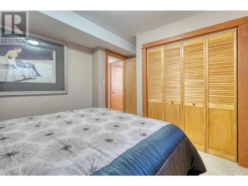 112 Creekview Road, Penticton, BC - Indoor Photo Showing Bedroom