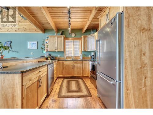 112 Creekview Road, Penticton, BC - Indoor Photo Showing Kitchen With Double Sink