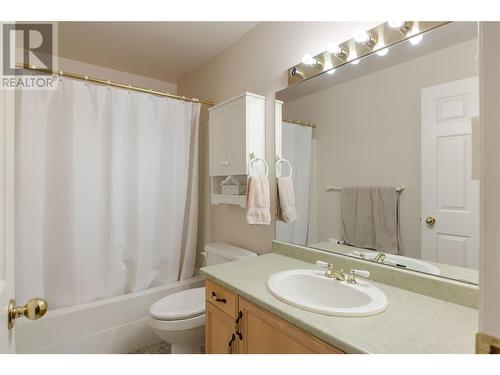 255 Aurora Crescent Unit# 310, Kelowna, BC - Indoor Photo Showing Bathroom