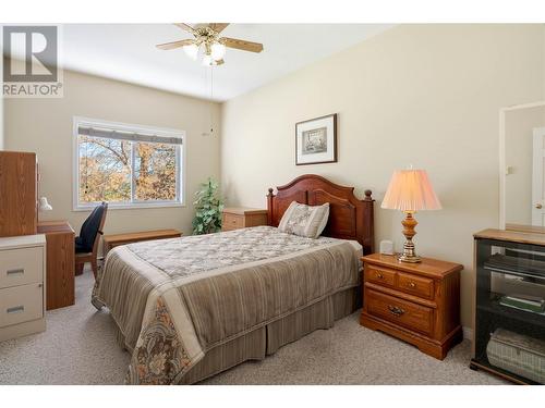 255 Aurora Crescent Unit# 310, Kelowna, BC - Indoor Photo Showing Bedroom