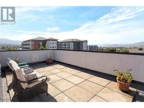 255 Aurora Crescent Unit# 310, Kelowna, BC - Outdoor With Balcony With View