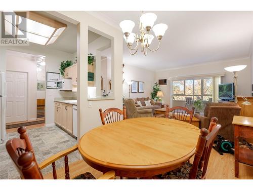 255 Aurora Crescent Unit# 310, Kelowna, BC - Indoor Photo Showing Dining Room