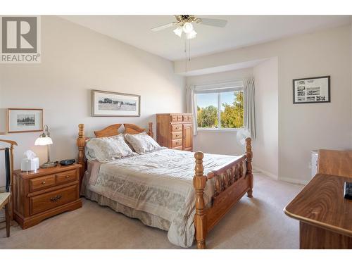 255 Aurora Crescent Unit# 310, Kelowna, BC - Indoor Photo Showing Bedroom