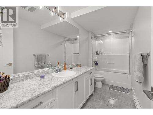 Suite Bathroom - 541 Barra Lane, Kelowna, BC - Indoor Photo Showing Bathroom