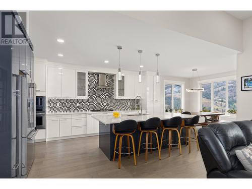 Kitchen - 541 Barra Lane, Kelowna, BC - Indoor Photo Showing Kitchen With Upgraded Kitchen