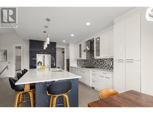 541 Barra Lane, Kelowna, BC - Indoor Photo Showing Kitchen With Double Sink With Upgraded Kitchen