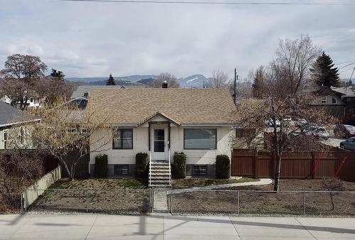 1339 Richter Street, Kelowna, BC - Outdoor