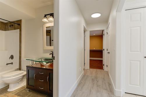 2868 Salish Road, West Kelowna, BC - Indoor Photo Showing Bathroom