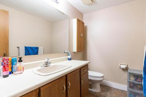 109-2085 Gordon Drive, Kelowna, BC - Indoor Photo Showing Bathroom