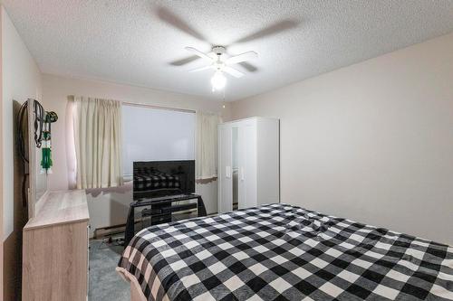 109-2085 Gordon Drive, Kelowna, BC - Indoor Photo Showing Bedroom