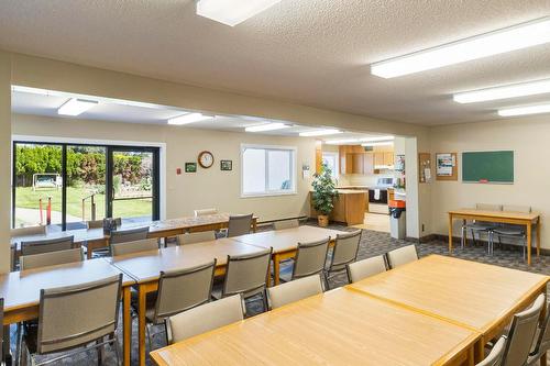 109-2085 Gordon Drive, Kelowna, BC - Indoor Photo Showing Dining Room