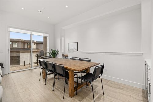 2-105 Predator Ridge Drive, Vernon, BC - Indoor Photo Showing Dining Room