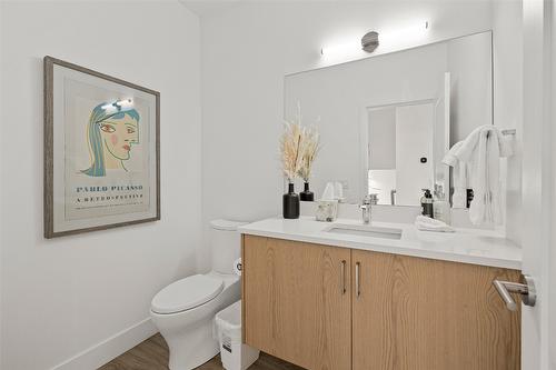 2-105 Predator Ridge Drive, Vernon, BC - Indoor Photo Showing Bathroom