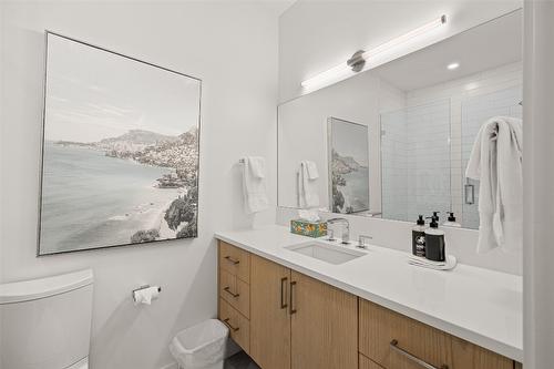 2-105 Predator Ridge Drive, Vernon, BC - Indoor Photo Showing Bathroom