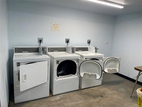 208-4101 Alexis Park Drive, Vernon, BC - Indoor Photo Showing Laundry Room