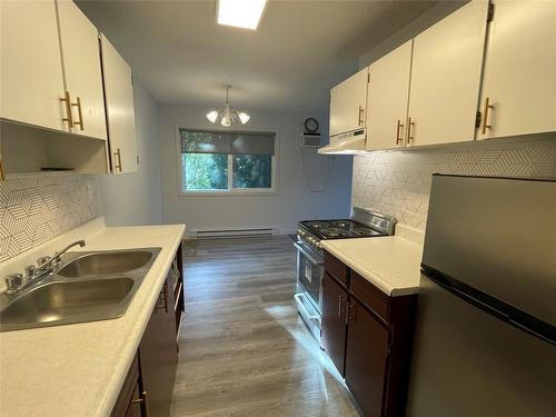 208-4101 Alexis Park Drive, Vernon, BC - Indoor Photo Showing Kitchen With Double Sink