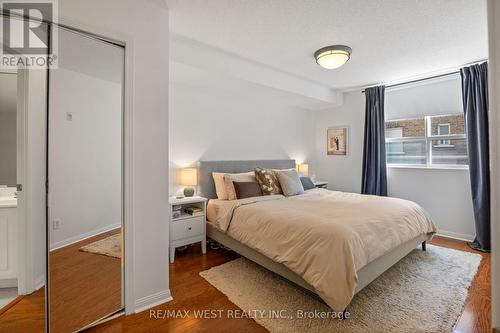 201 - 55 Lorindale Avenue, Toronto, ON - Indoor Photo Showing Bedroom