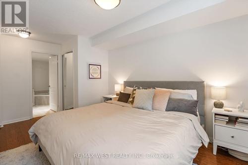 201 - 55 Lorindale Avenue, Toronto, ON - Indoor Photo Showing Bedroom