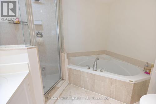 201 - 55 Lorindale Avenue, Toronto, ON - Indoor Photo Showing Bathroom