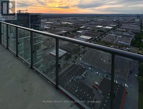 5609 - 7890 Jane Street, Vaughan, ON - Outdoor With Balcony With View