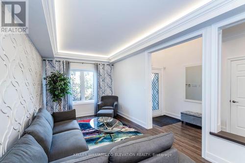 99 Mcintyre Drive, Barrie, ON - Indoor Photo Showing Living Room