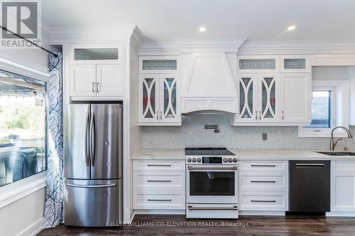 99 Mcintyre Drive, Barrie, ON - Indoor Photo Showing Kitchen With Upgraded Kitchen