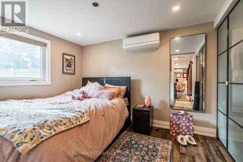 2338 Gillingham Drive, Burlington, ON - Indoor Photo Showing Bedroom