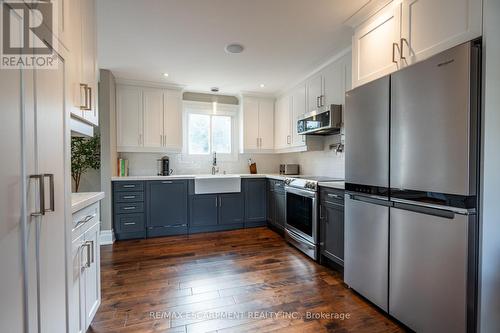 2338 Gillingham Drive, Burlington, ON - Indoor Photo Showing Kitchen With Stainless Steel Kitchen With Upgraded Kitchen