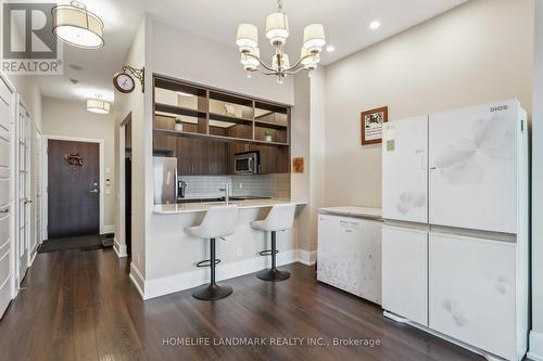 153 - 25 Viking Lane, Toronto, ON - Indoor Photo Showing Kitchen