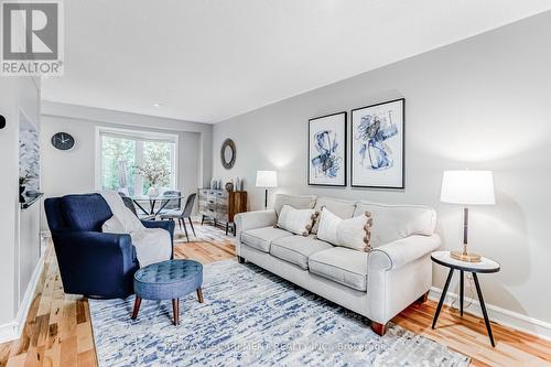 92 - 1240 Westview Terrace, Oakville, ON - Indoor Photo Showing Living Room