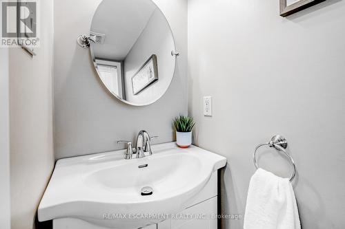 92 - 1240 Westview Terrace, Oakville, ON - Indoor Photo Showing Bathroom