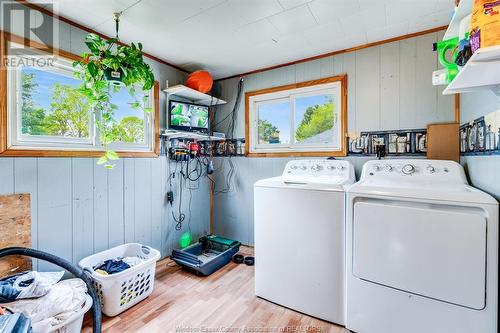 150 Thomas Street, Essex, ON - Indoor Photo Showing Laundry Room