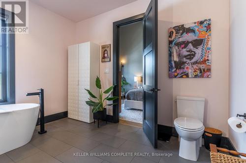 46 Jarvis Street, Brantford, ON - Indoor Photo Showing Bathroom