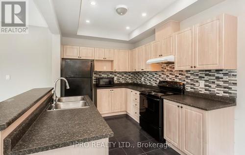 83 Bankfield Crescent, Hamilton, ON - Indoor Photo Showing Kitchen With Double Sink