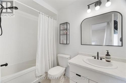 27 Mayland Trail, Hamilton, ON - Indoor Photo Showing Bathroom