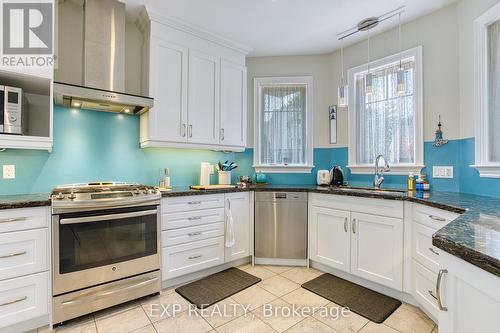 15 - 8 Mary Drive, Grimsby, ON - Indoor Photo Showing Kitchen With Upgraded Kitchen