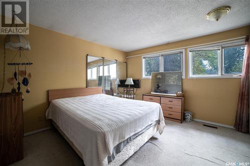 92 Lockwood Road, Regina, SK - Indoor Photo Showing Bedroom