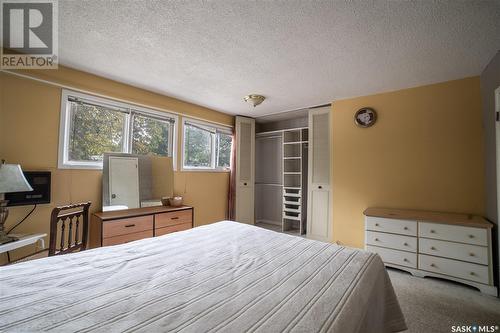 92 Lockwood Road, Regina, SK - Indoor Photo Showing Bedroom