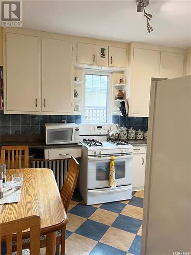 2140 Athol Street, Regina, SK - Indoor Photo Showing Kitchen