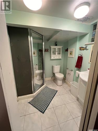 2140 Athol Street, Regina, SK - Indoor Photo Showing Bathroom