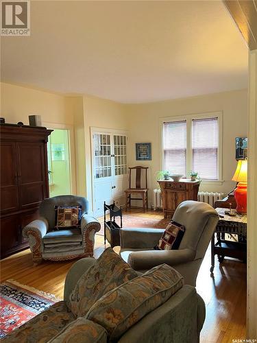 2140 Athol Street, Regina, SK - Indoor Photo Showing Living Room