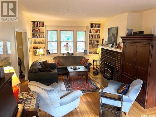 2140 Athol Street, Regina, SK - Indoor Photo Showing Living Room