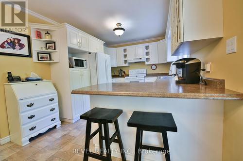 286 Jv Bonhomme Boulevard, Timmins (Victoria Heights), ON - Indoor Photo Showing Kitchen