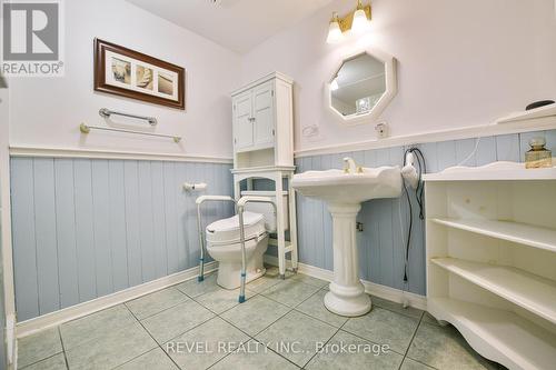 286 Jv Bonhomme Boulevard, Timmins (Victoria Heights), ON - Indoor Photo Showing Bathroom