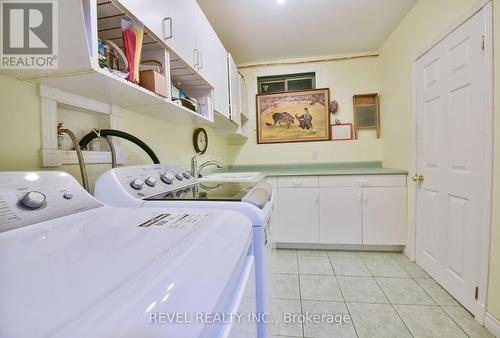 286 Jv Bonhomme Boulevard, Timmins (Victoria Heights), ON - Indoor Photo Showing Laundry Room