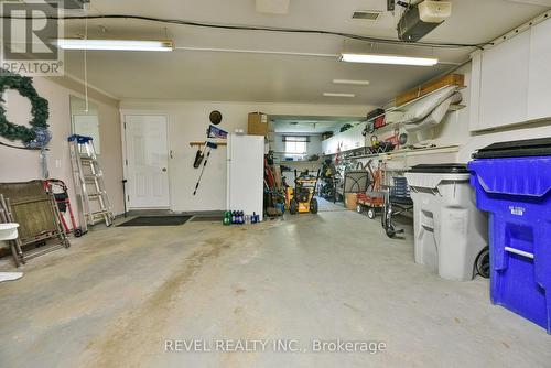 286 Jv Bonhomme Boulevard, Timmins (Victoria Heights), ON - Indoor Photo Showing Garage