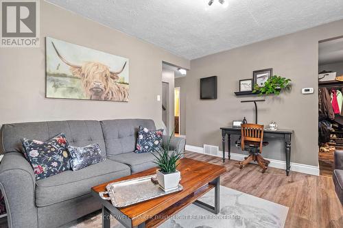 673 Piccadilly Street, London, ON - Indoor Photo Showing Living Room