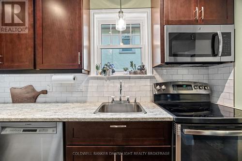 673 Piccadilly Street, London, ON - Indoor Photo Showing Kitchen