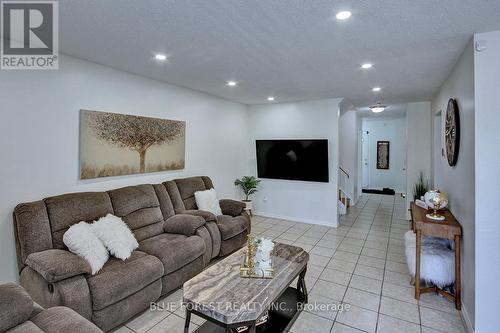 40 - 590 Millbank Drive, London, ON - Indoor Photo Showing Living Room